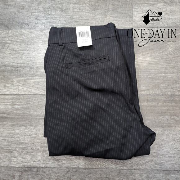 Dockers Truly Slimming Pinstripe Straight Leg Pants Size 10S - Picture 6 of 6